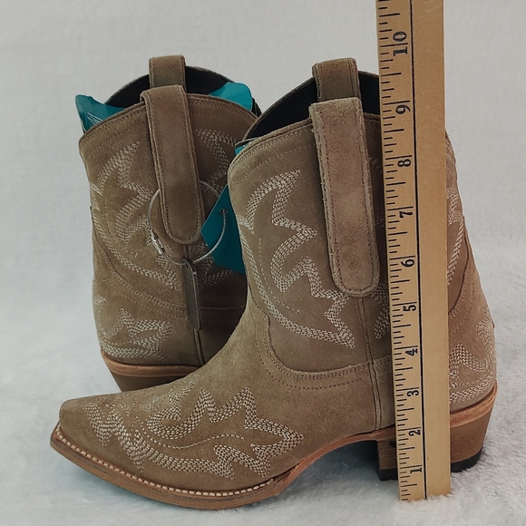 Lane Saratoga Bootie Womens Latte Roughout Leather Western Short Snip Toe  NWT - Picture 5 of 9